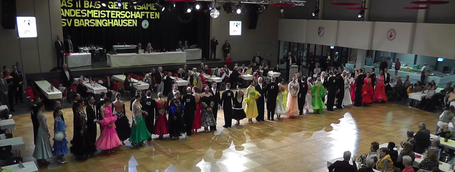 Die MAS II S - Paare werden bei den gemeinsamen Landesmeisterschaften (GLM) 2024 in Barsinghausen vorgestellt (Foto: Privat) 