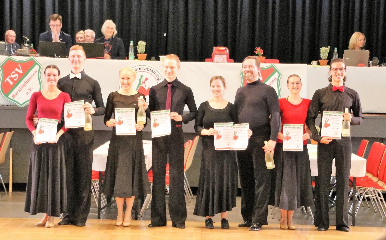 v.l.: Lena Köhler und Niklas Rüprich, Katharina Hölzchen und Lukas Kuschel, Ronja Behrendt und Wolfgang Fronius, Alyssa Lenk und Akram Naser (Foto: Lutz Ahlborn)